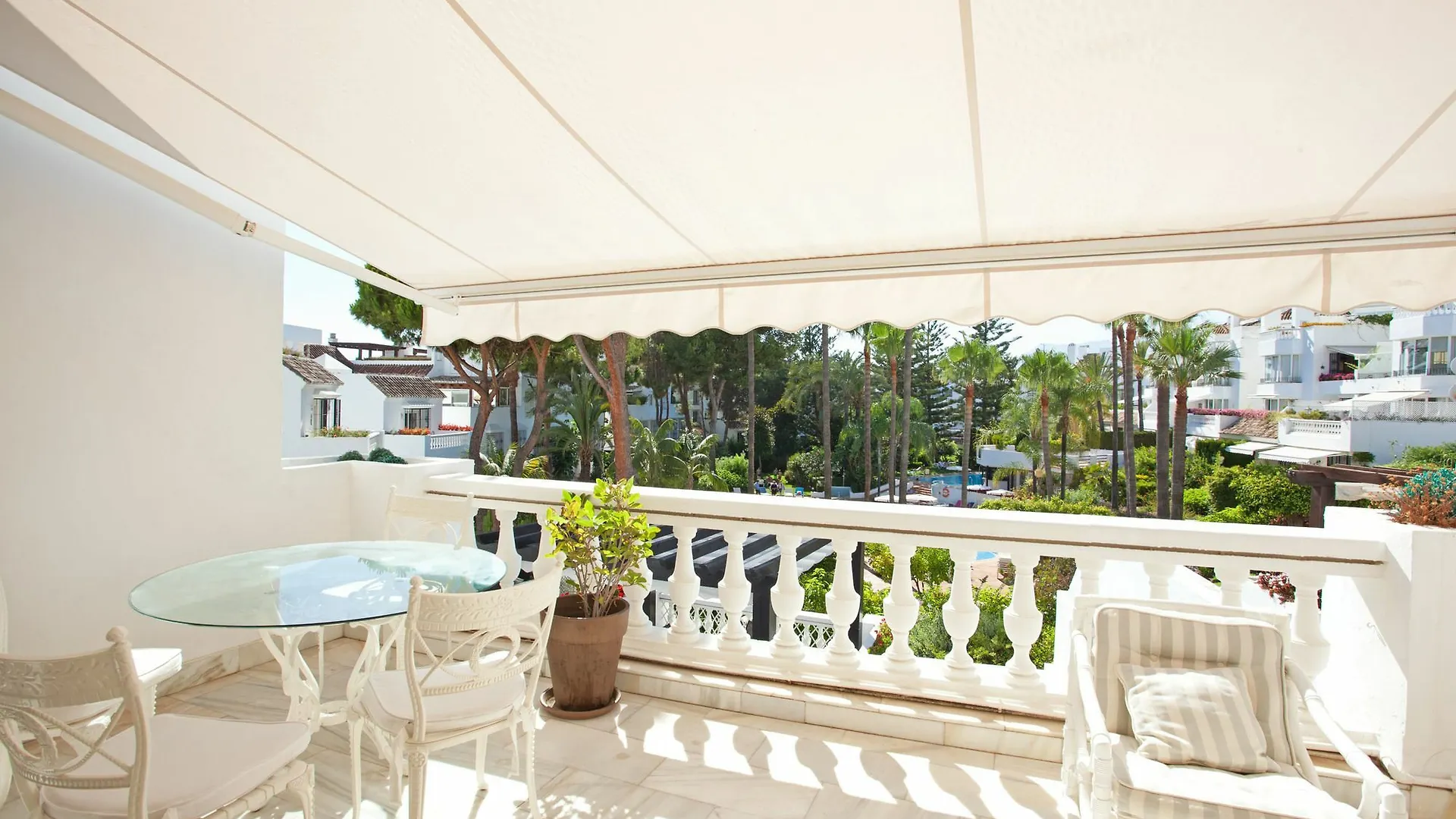 White Pearl Beach D6 Marbella Spain